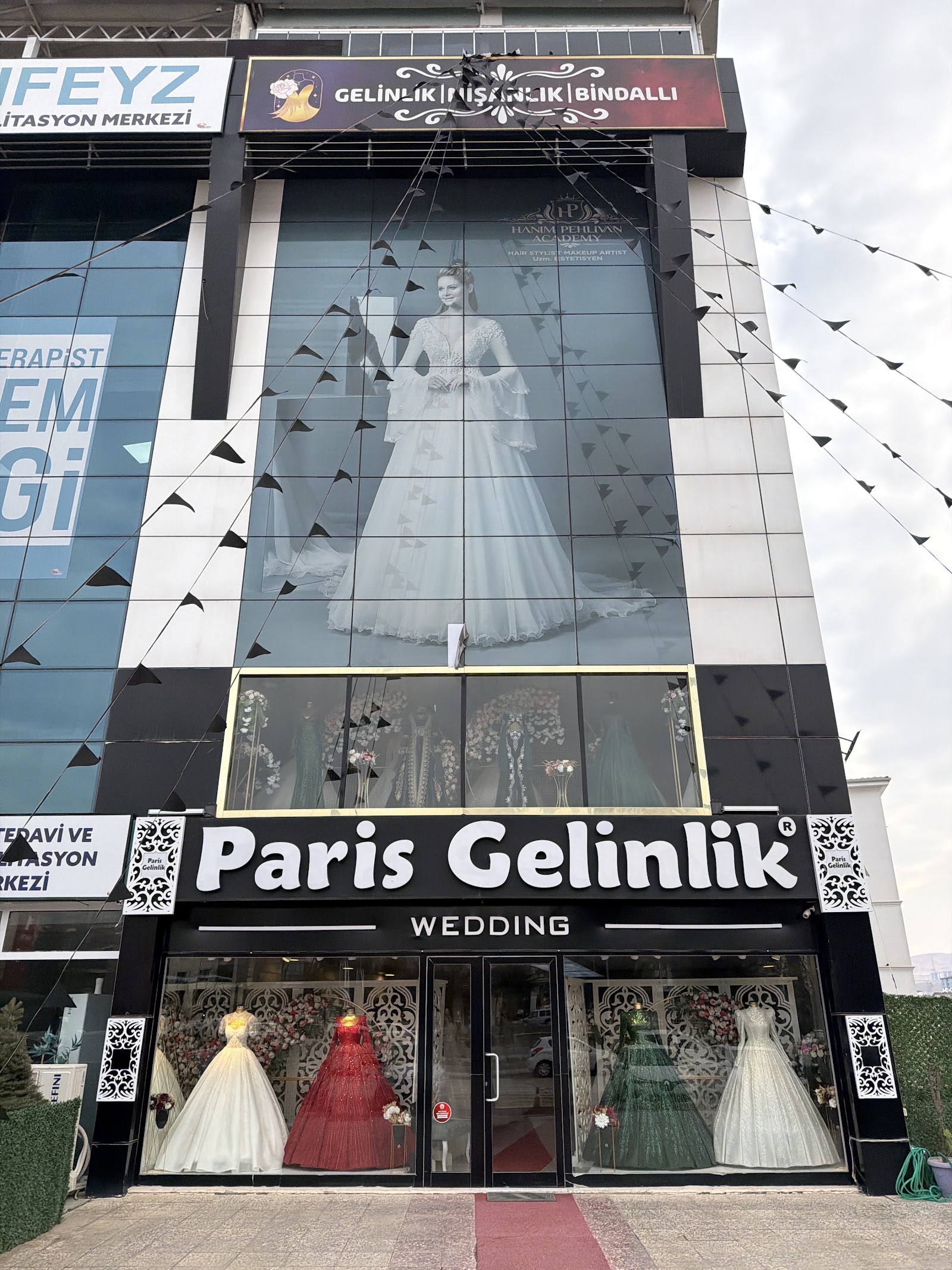 Paris gelinlik